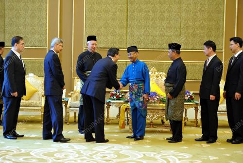 KL21_27062014_AGONG