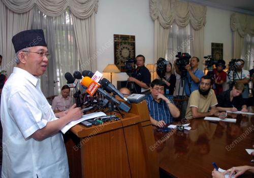 TENGKU RAZALEIGH HAMZAH