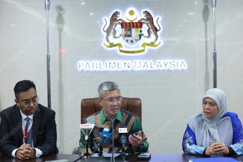 TENGKU DATUK SERI ZAFRUL ABDUL AZIZ