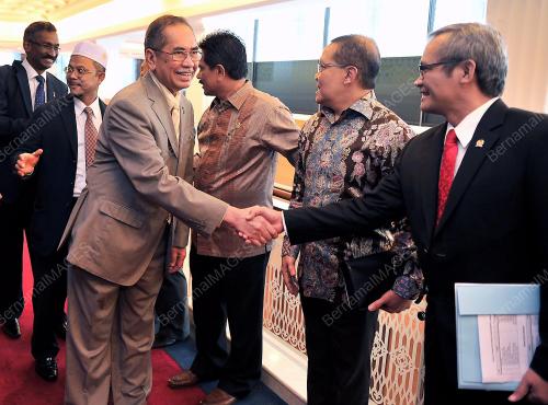 DATUK DR WAN JUNAIDI TUANKU JAAFAR