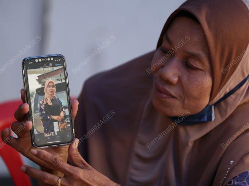 SITI ESAH HASSAN