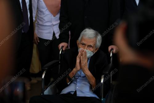 TUN DAIM ZAINUDDIN