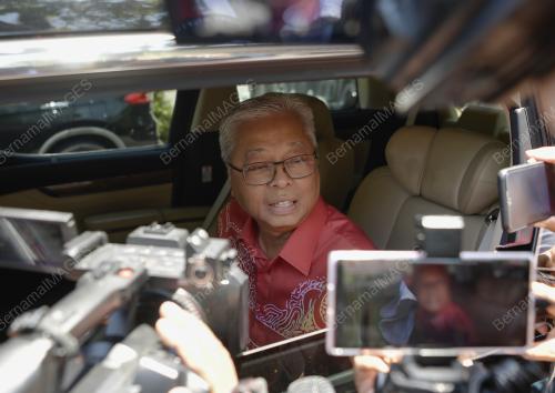 DATUK SERI ISMAIL SABRI YAAKOB