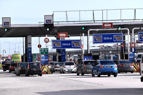 TINJAUAN TRAFIK PLAZA TOL SUNGAI BESI