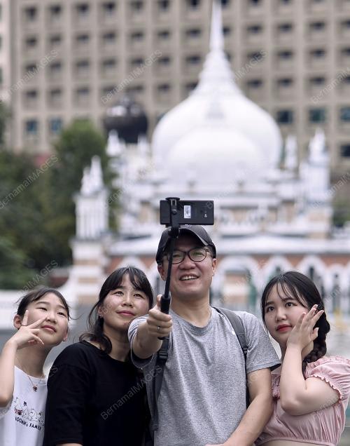 PENGECUALIAN VISA BAGI PELANCONG CHINA & INDIA