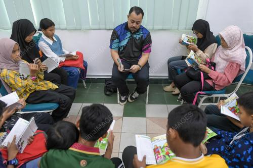PELANCARAN BUKU MIDORI KUMA AND A VERY SPECIAL RACE KE BAHASA