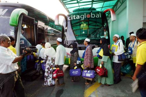 JEMAAH HAJI PERTAMA