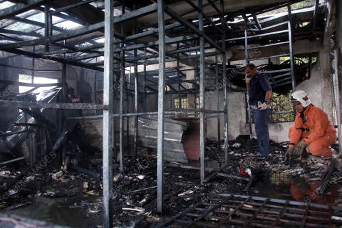 KL21_30122011_TERBAKAR