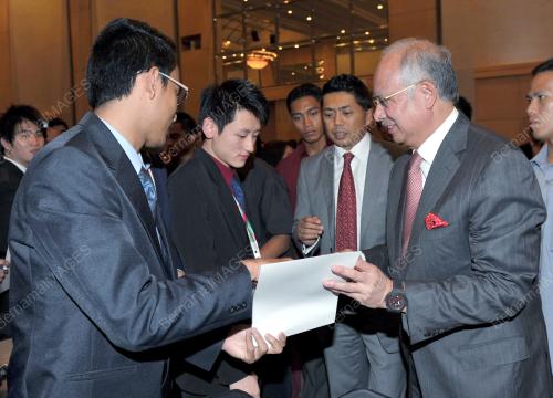 DATUK SERI MOHD NAJIB TUN ABDUL RAZAK
