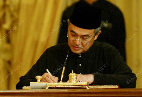 TUN ABDULLAH AHMAD BADAWI