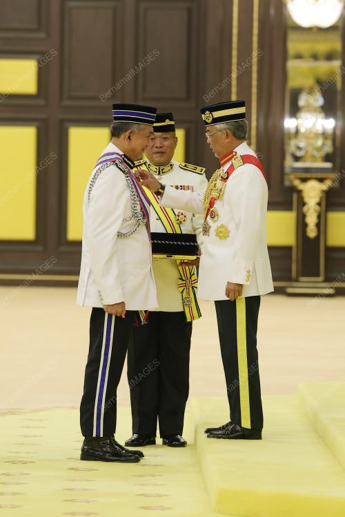 AL-SULTAN ABDULLAH RI'AYATUDDIN AL-MUSTAFA BILLAH SHAH