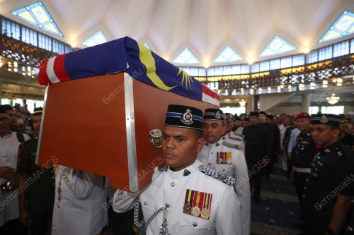 TUN ABDULLAH AHMAD BADAWI MENINGGAL