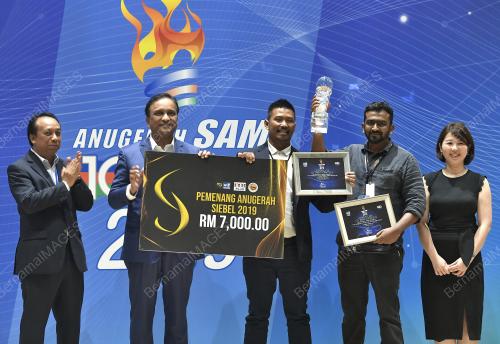 DATUK SERI REEZAL MERICAN NAINA MERICAN