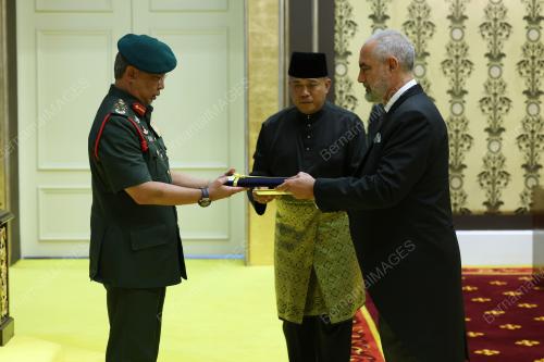 AL-SULTAN ABDULLAH RI'AYATUDDIN AL-MUSTAFA BILLAH SHAH