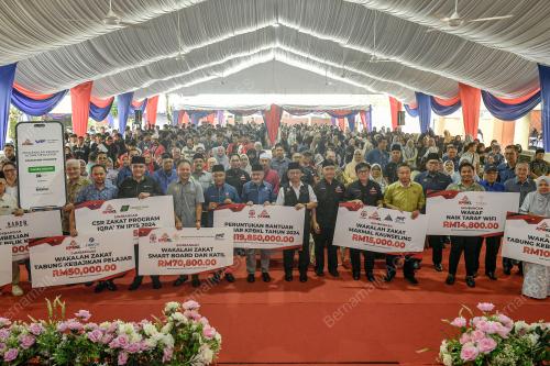 DATUK DR MOHD NA'IM MOKHTAR
