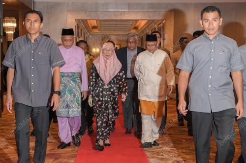 DATUK SERI DR WAN AZIZAH WAN ISMAIL