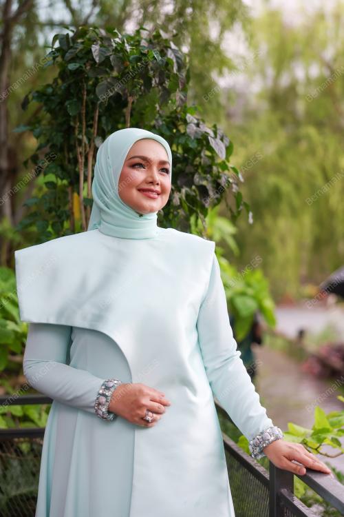 DATUK SERI SITI NURHALIZA
