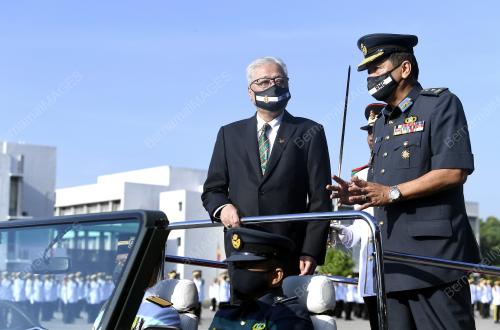 DATUK SERI ISMAIL SABRI YAAKOB