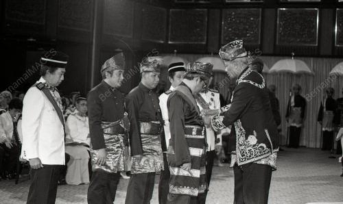HARI KEPUTERAAN