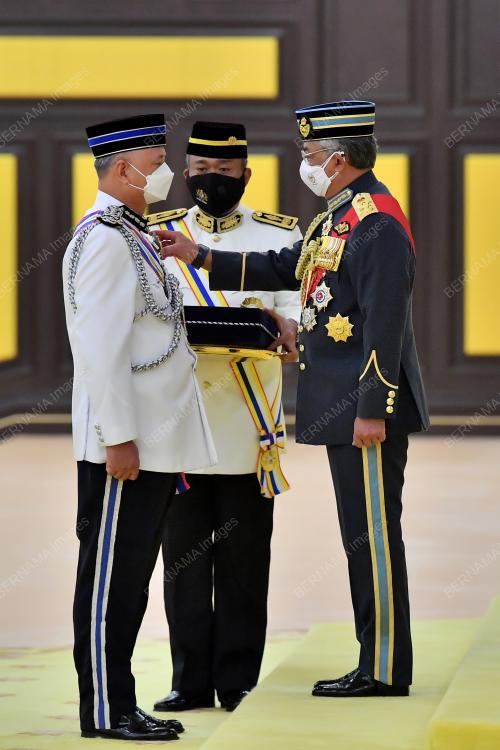 AL-SULTAN ABDULLAH RI'AYATUDDIN AL-MUSTAFA BILLAH SHAH
