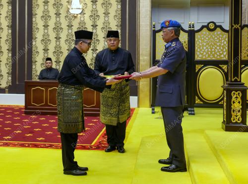 AL-SULTAN ABDULLAH RI'AYATUDDIN AL-MUSTAFA BILLAH SHAH