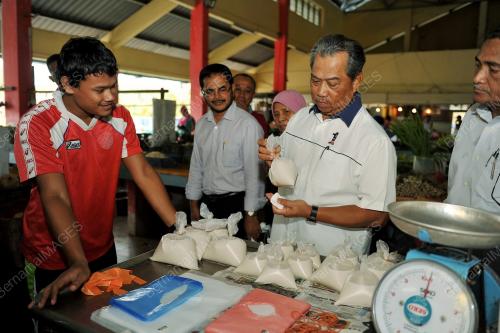 KL22_03022014_PASAR