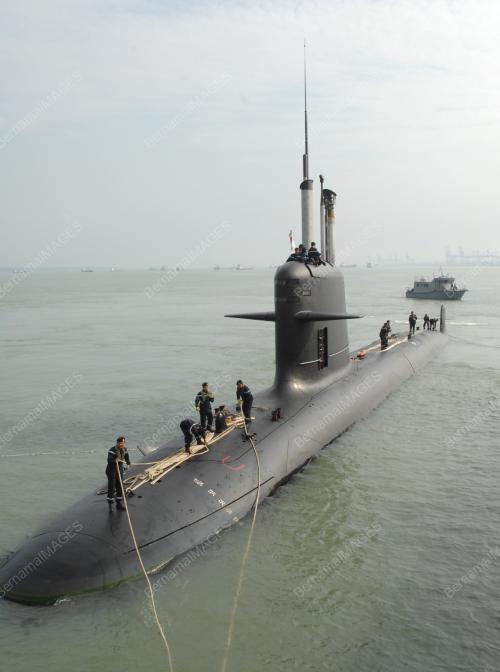 KAPAL SELAM PERTAMA NEGARA