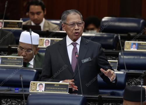 DATUK SERI MUSTAPA MOHAMED