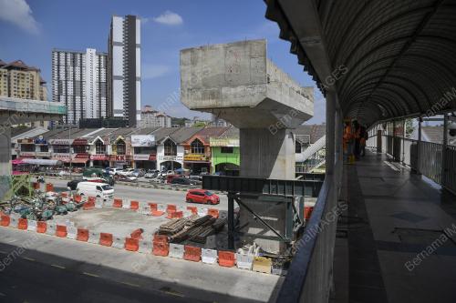 TINJAUAN DI TAPAK RUNTUHAN STRUKTUR LEBUHRAYA SUKE