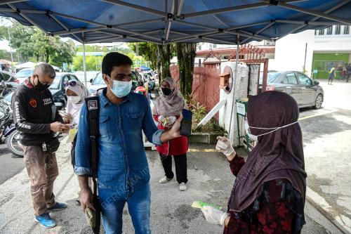JEMAAH LENGKAP DOS PENGGALAK HADIR SOLAT JUMAAT