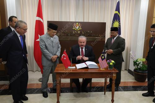 TAN SRI DR RAIS YATIM