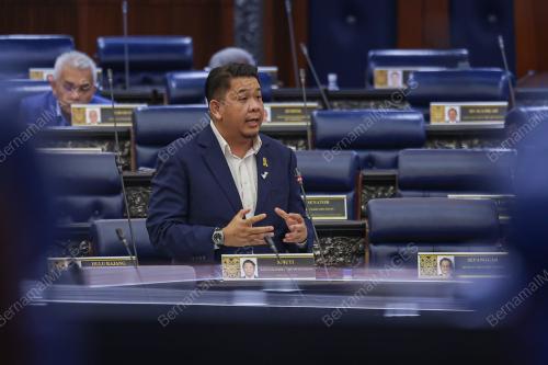 DATUK LUKANISMAN AWANG SAUNI