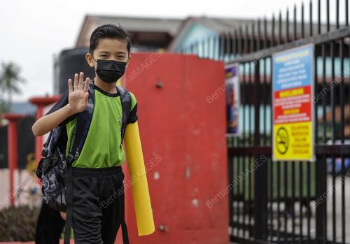 TINJAUAN PEMAKAIAN PELITUP MUKA DI SEKOLAH
