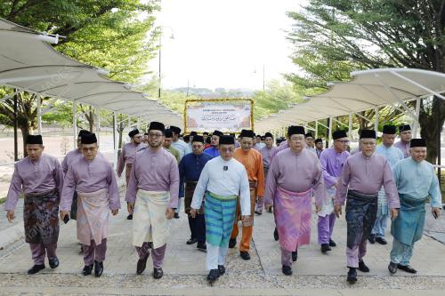 DATUK DR MOHD NA'IM MOKHTAR