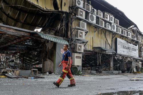 KEDAI PERABOT TERBAKAR