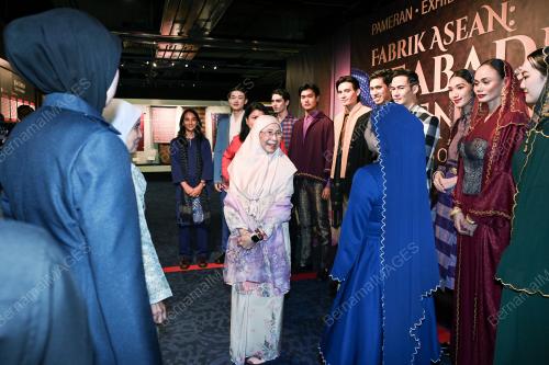DATUK SERI DR WAN AZIZAH WAN ISMAIL