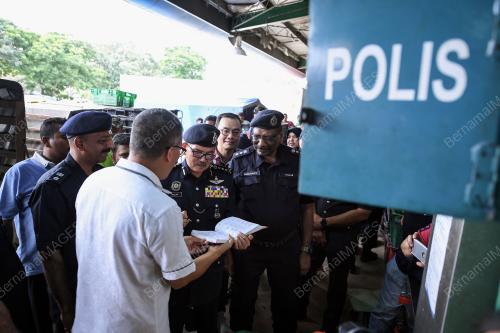 KL22_05122017_PASAR_BORONG_BN201712043315