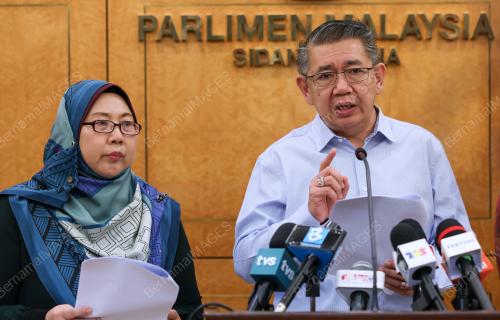 DATUK SERI SALAHUDDIN AYUB