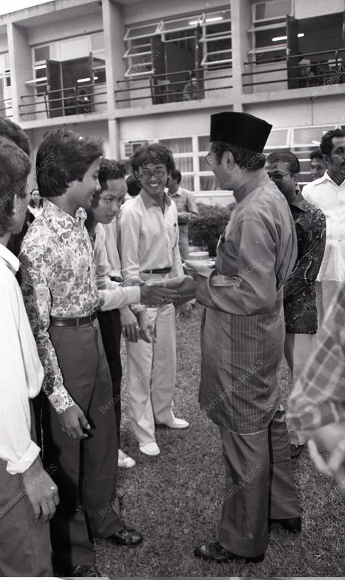 DR. MAHATHIR MOHAMAD