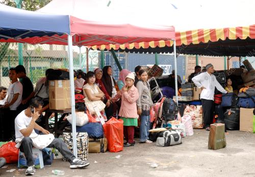 WARGA INDONESIA BALIK KAMPUNG