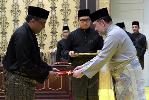 KL22_06112017_AGONG