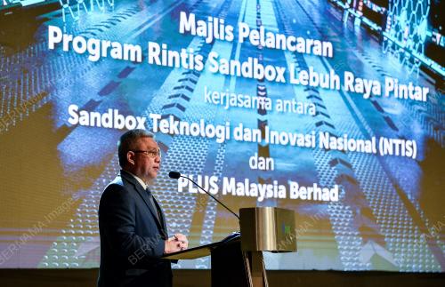 DATUK SERI DR ADHAM BABA