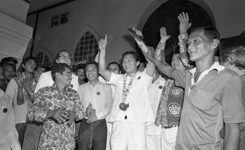 PENAMAAN CALON