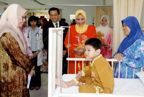 RAJA PERMAISURI AGONG TUANKU NUR ZAHIRAH