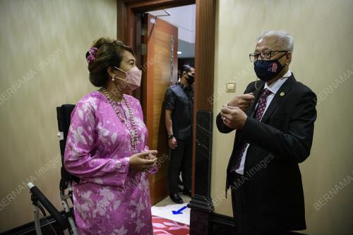 DATUK SERI ISMAIL SABRI YAAKOB
