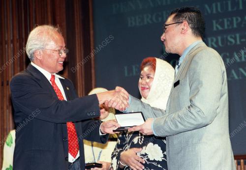 HISHAMUDDIN TUN HUSSIN