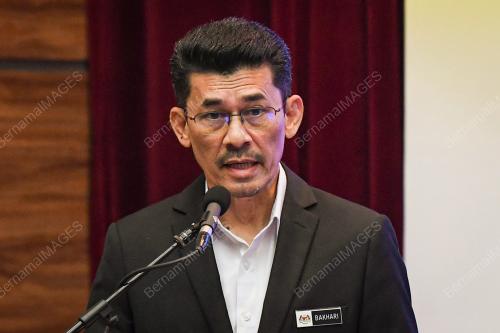 DATUK DR MOHD BAKHARI ISMAIL
