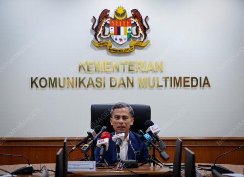 AHMAD FAHMI MOHAMED FADZIL