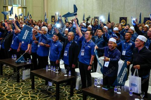 TAN SRI MUHYIDDIN YASSIN