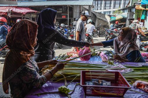 KELONGSONG KETUPAT